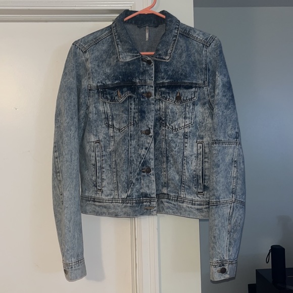 NWOT Free People Stonewashed denim jacket. Women’s Medium. PRICE FIRM - Picture 9 of 12